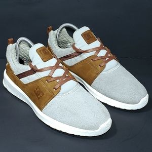 dc heathrow sneakers